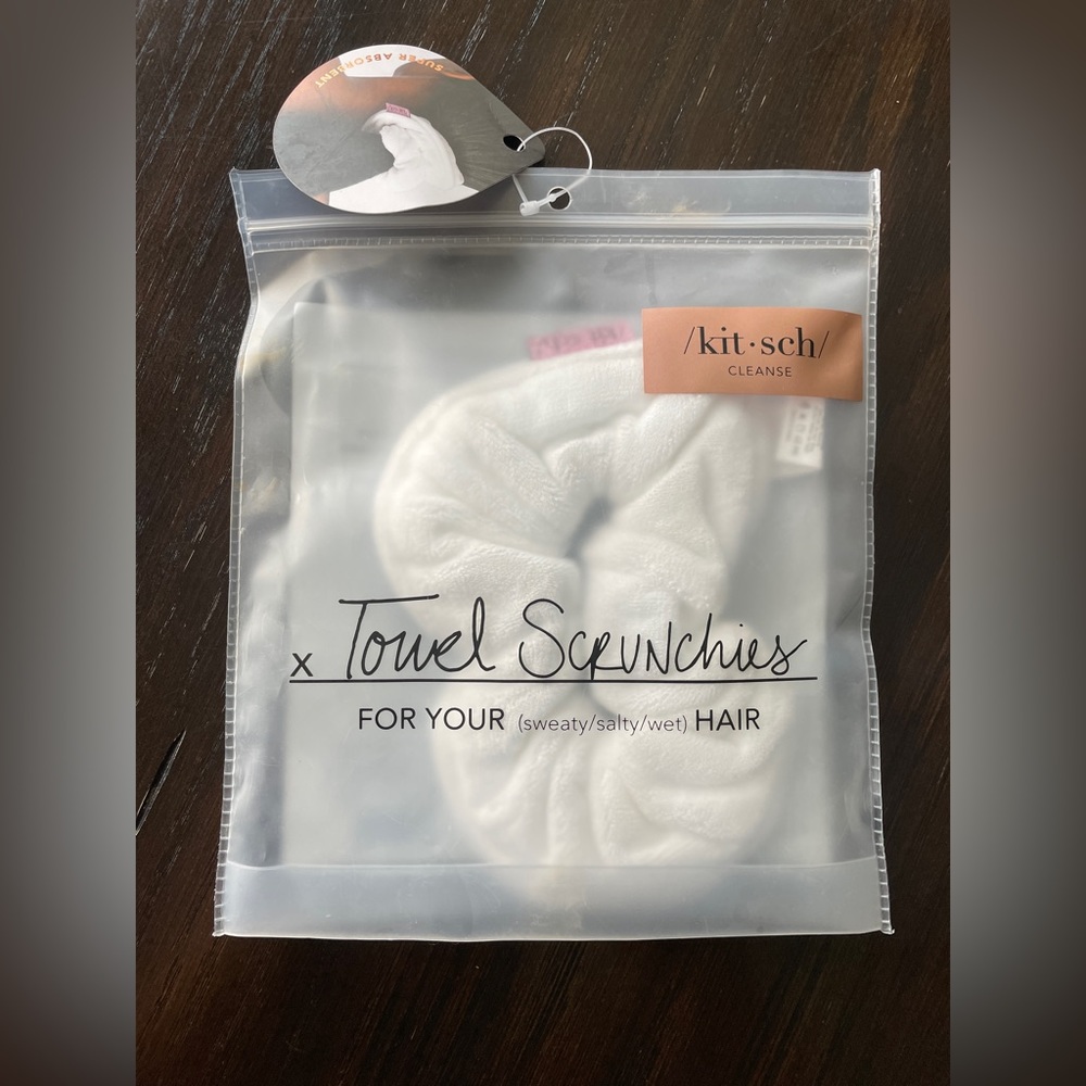 ONE Kitsch towel scrunchie